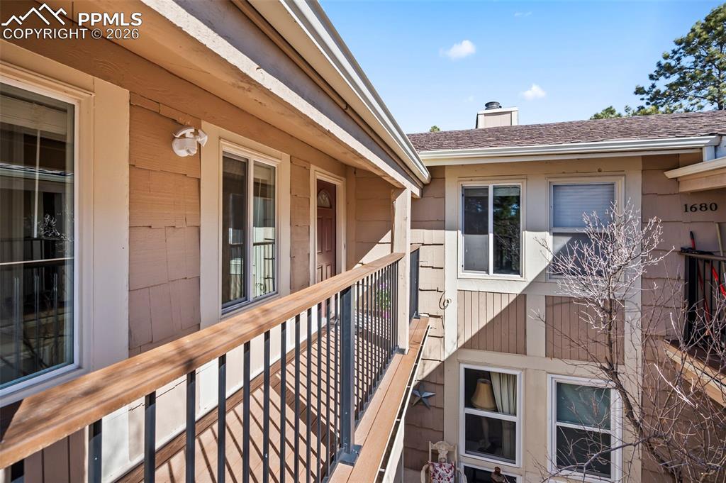 Image 28 of 39: Composite balony leads to front the front entry