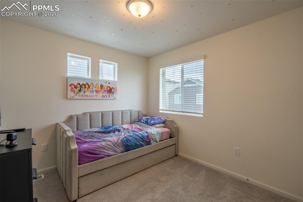 Image 15 of 31: Bedroom