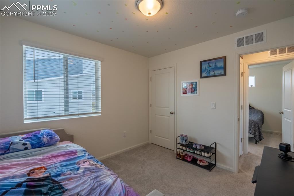 Image 16 of 31: Bedroom