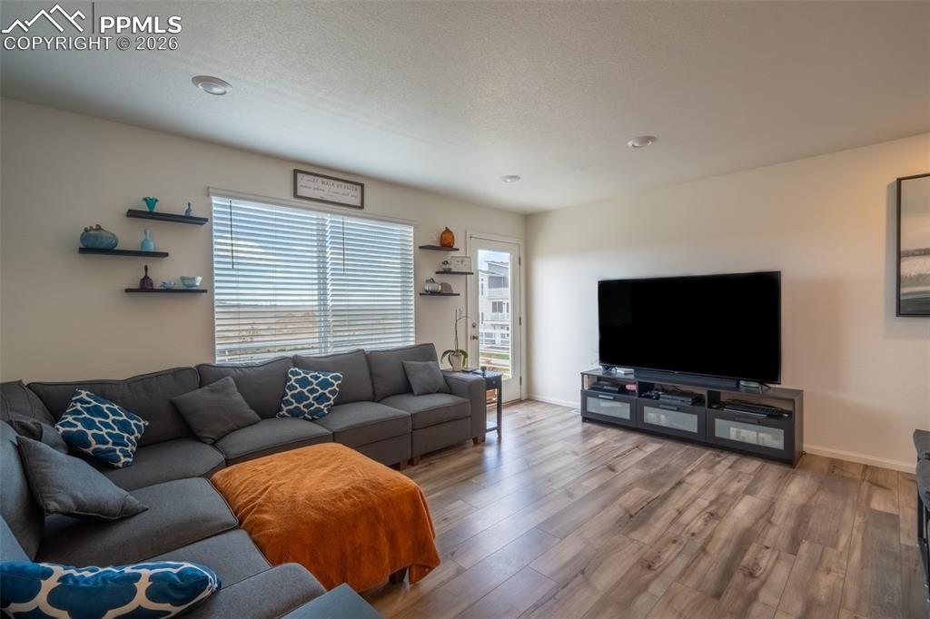 Image 8 of 31: Living Room