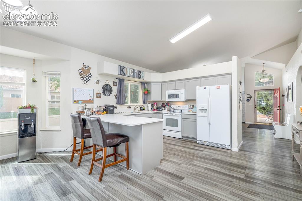 Image 7 of 36: Kitchen