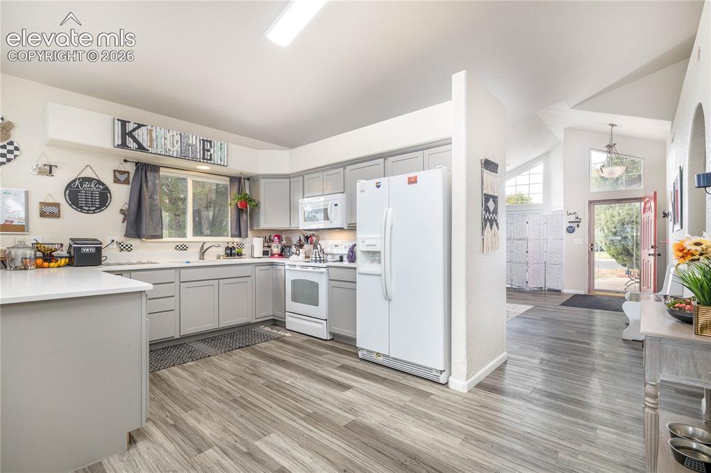 Image 9 of 36: Kitchen