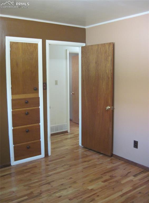 Image 28 of 36: Bedroom