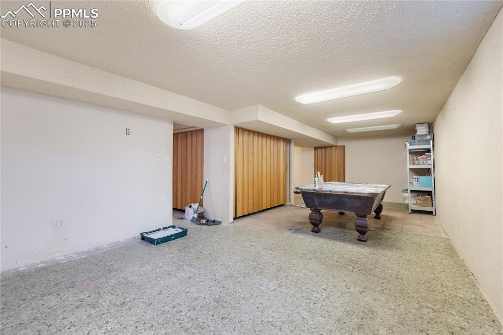 Image 26 of 35: Large basement bonus space