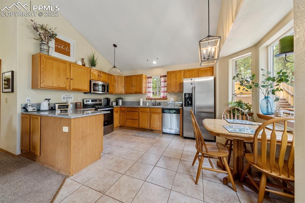 Listing 3935810, Image 8 of 33