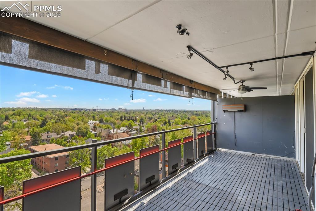 Image 22 of 30: There are shades that you can lower for privacy or sunblocking