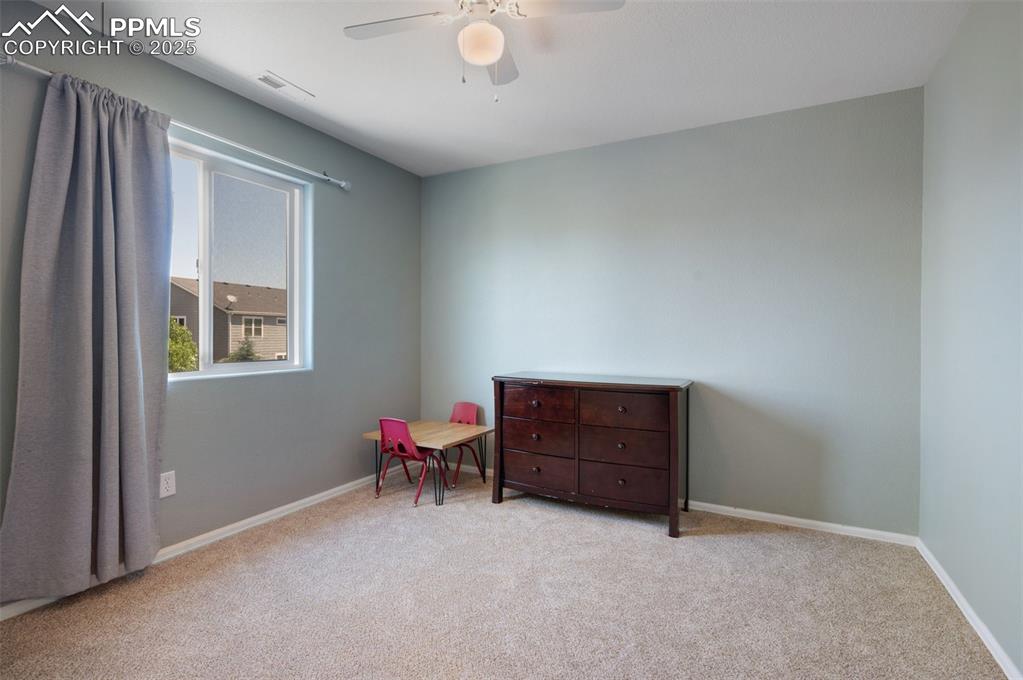 Image 17 of 26: Bedroom