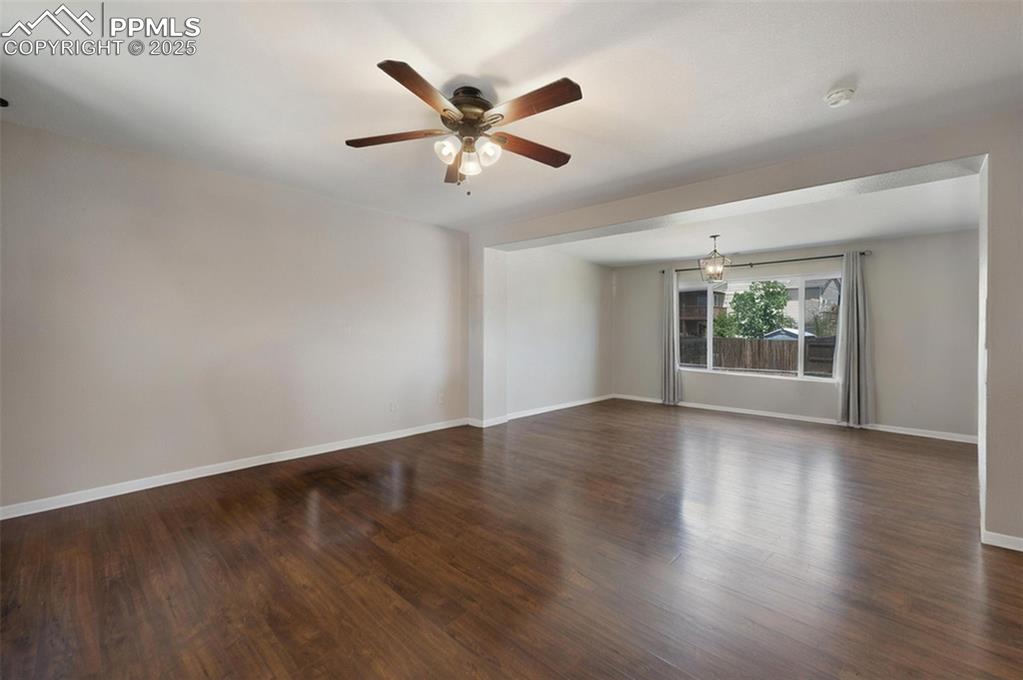 Image 4 of 26: Living Room