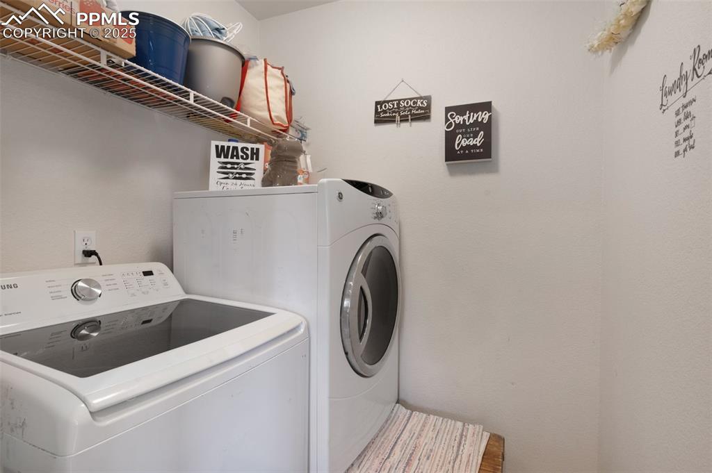 Image 9 of 26: Laundry