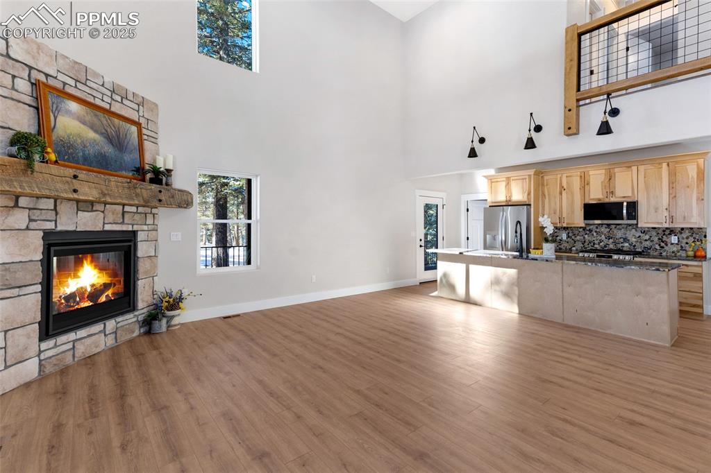 Image 5 of 47: Great Room