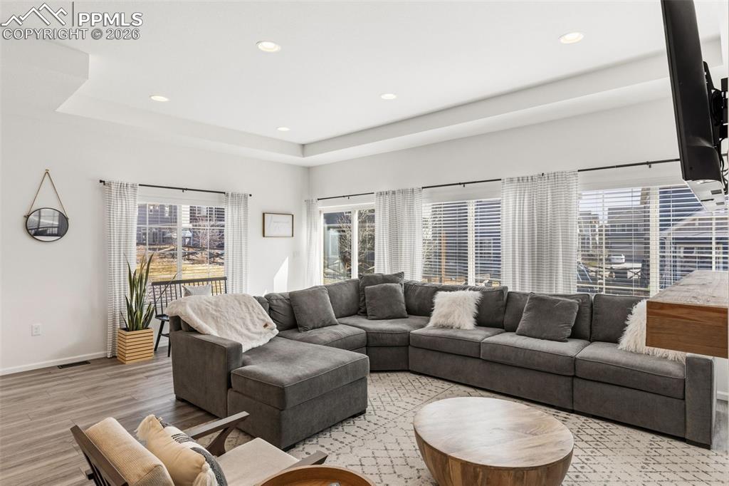 Image 10 of 30: Living Room