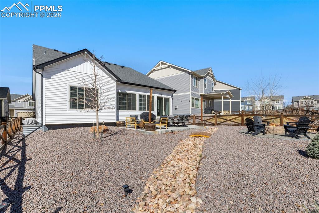 Image 30 of 30: Yard