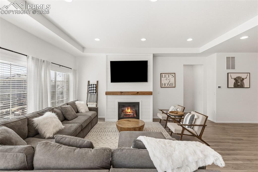 Image 8 of 30: Living Room