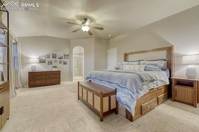 Image 19 of 44: Primary bedroom 