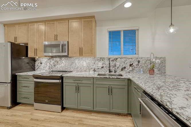 Image 3 of 44: Kitchen fully updated. Hardwood floor, large pantry. reverse osmosis water 