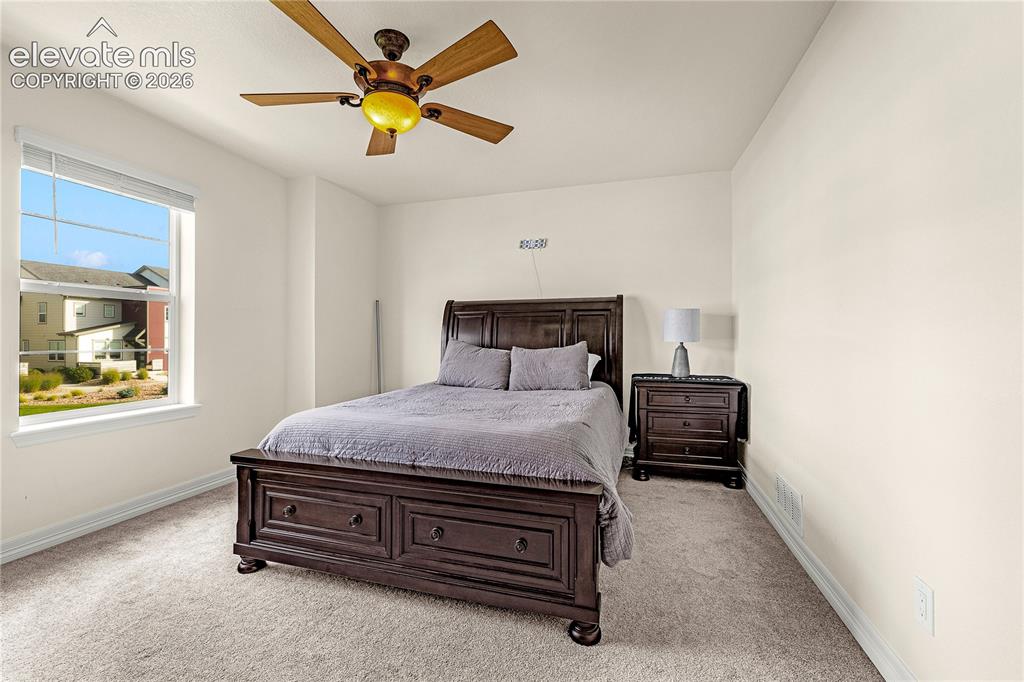 Image 13 of 24: Bedroom