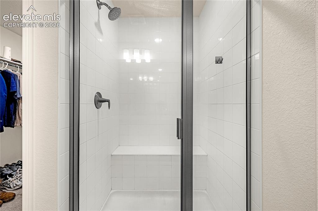 Image 15 of 24: Bathroom