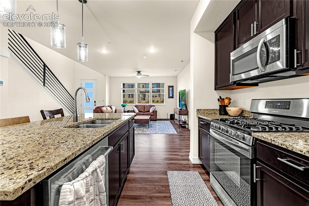 Image 8 of 24: Kitchen