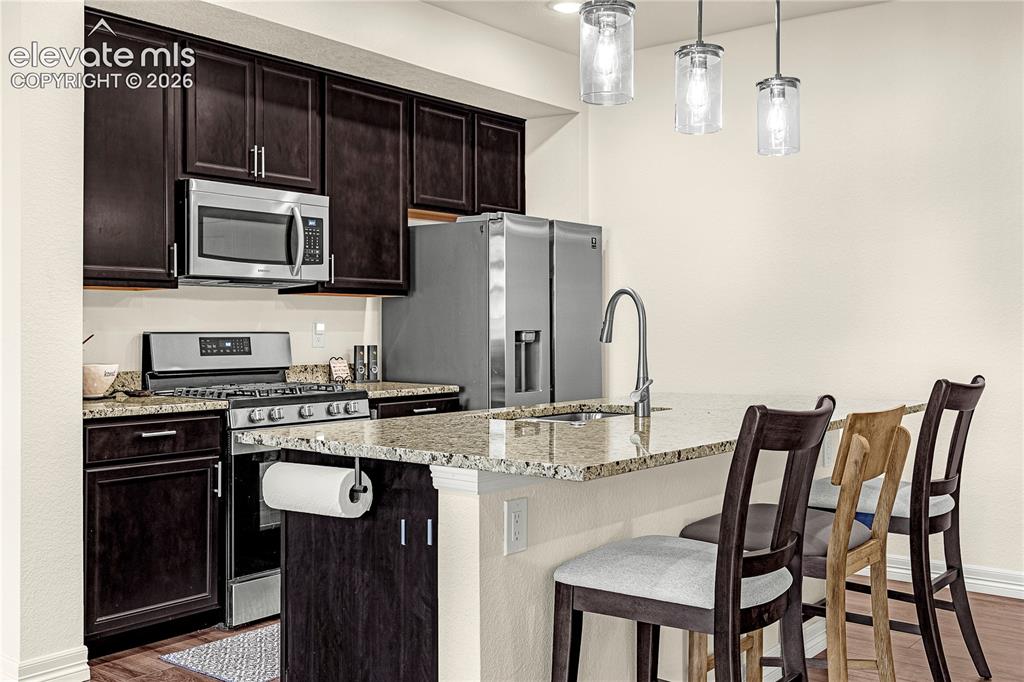Image 9 of 24: Kitchen