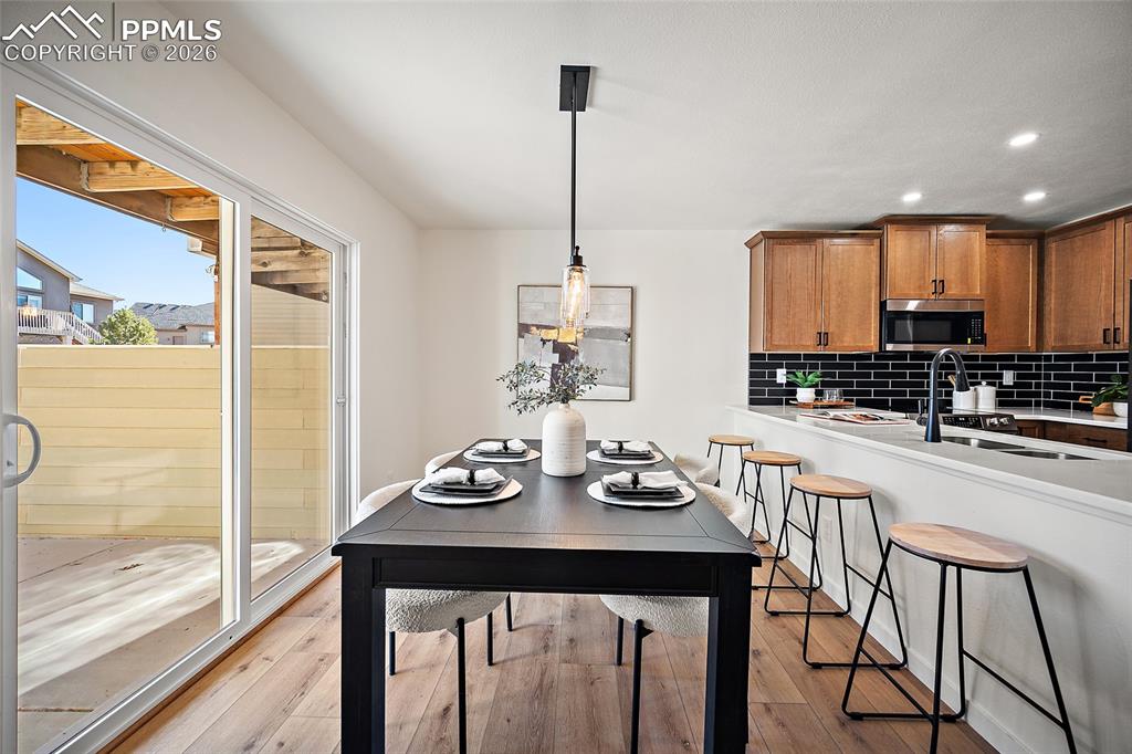 Image 10 of 46: Dining Area