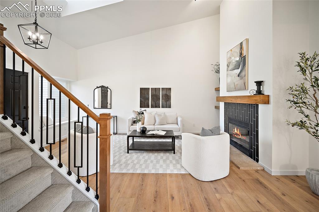 Image 16 of 46: Living Room