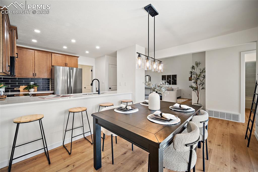 Image 3 of 46: Dining Area