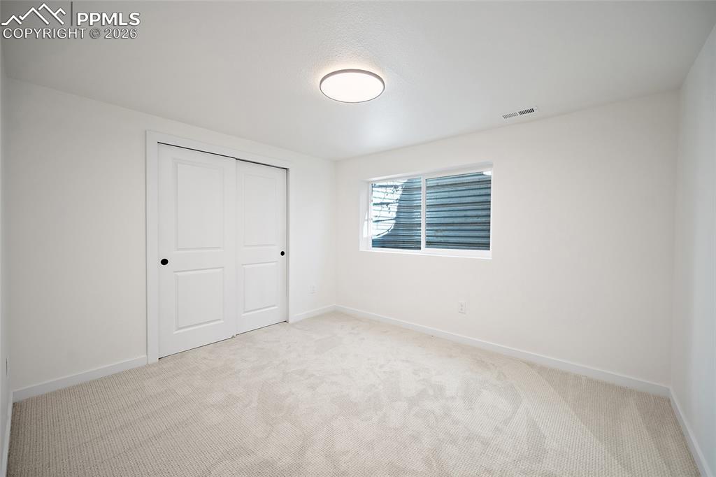 Image 34 of 46: Bedroom