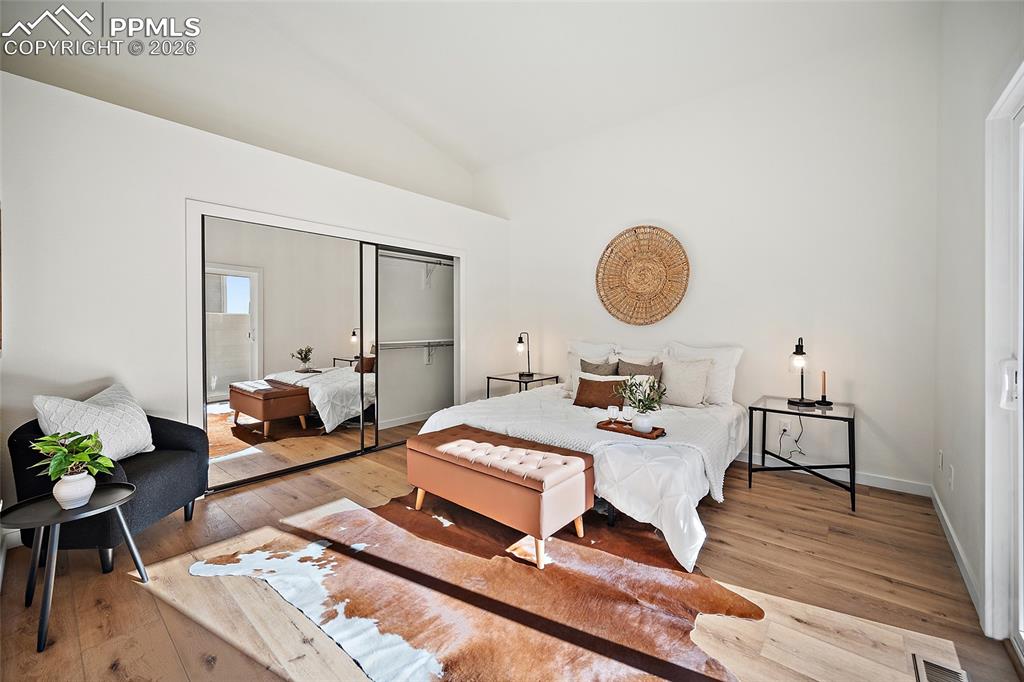 Image 4 of 46: Bedroom