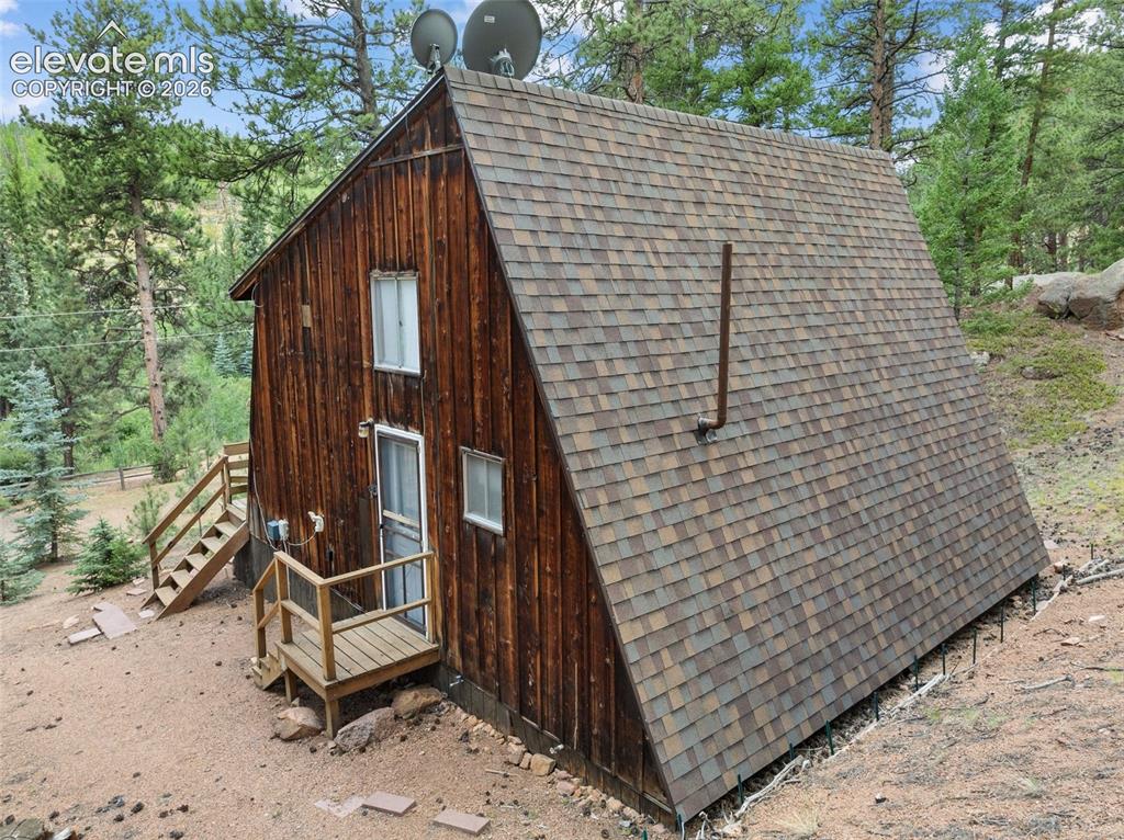 Image 7 of 26: Side of Structure