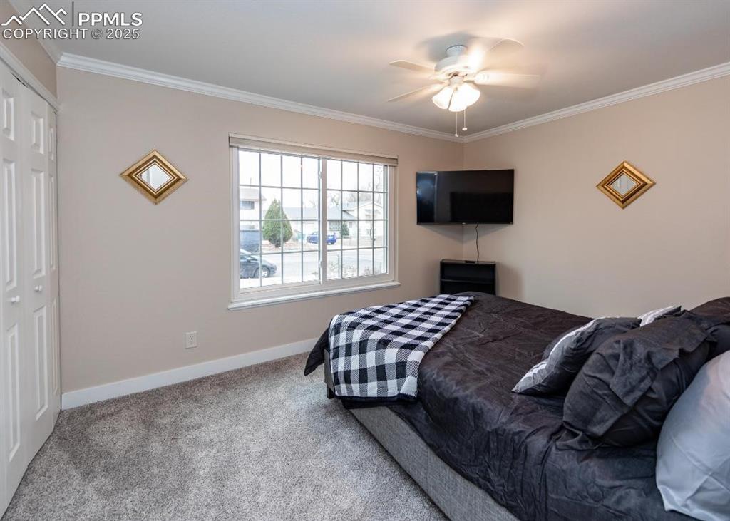 Image 22 of 35: Bedroom