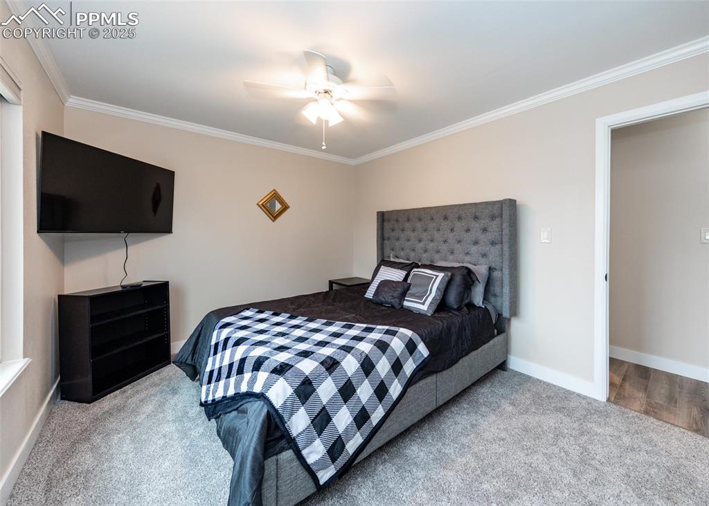 Image 24 of 35: Bedroom