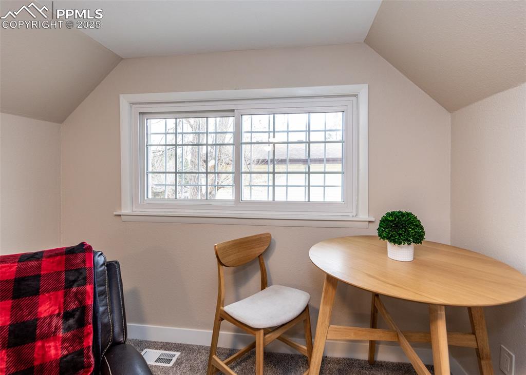 Image 30 of 35: Sitting Room