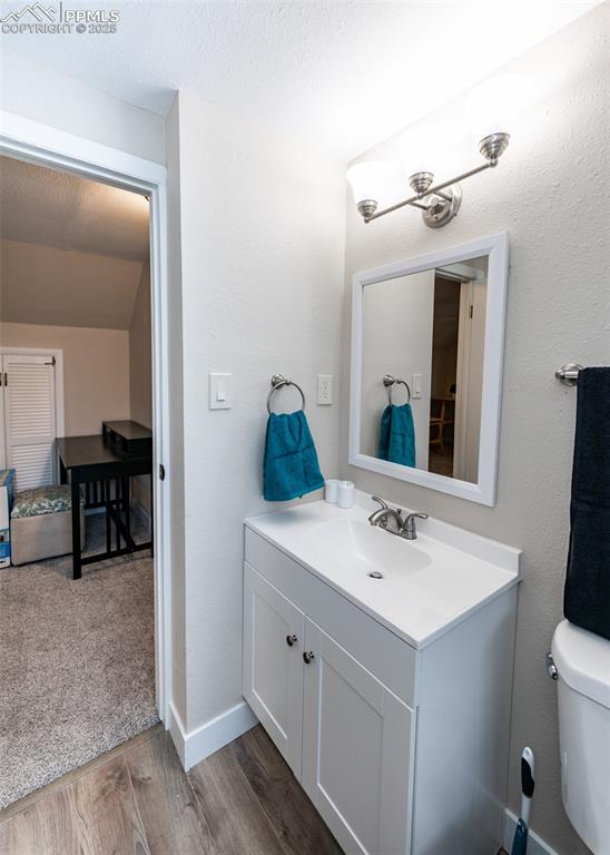 Image 34 of 35: Bathroom