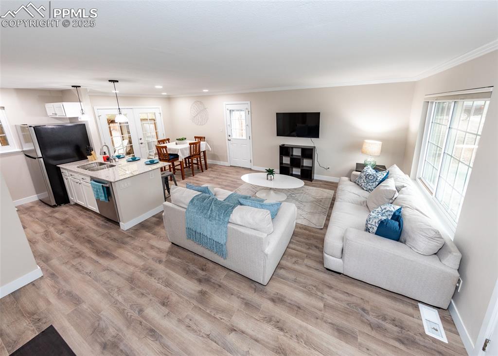 Image 9 of 35: Living Room