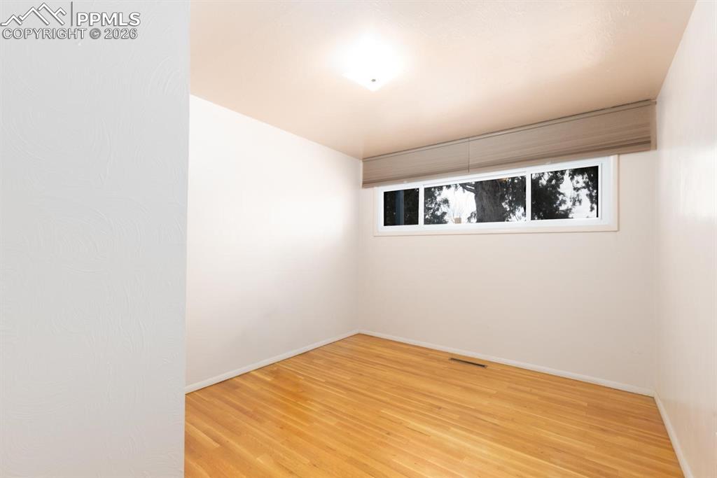 Image 18 of 34: Bedroom 3