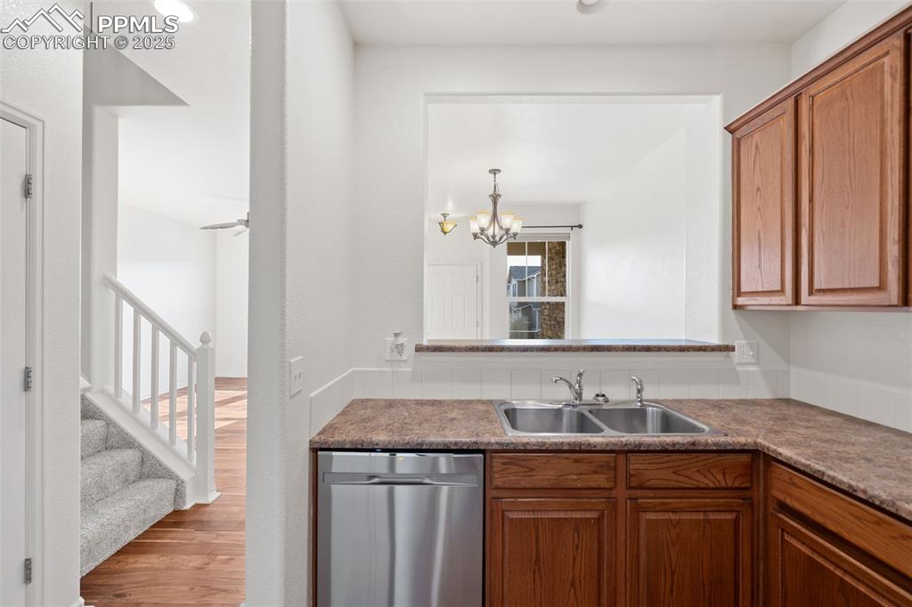 Image 10 of 34: Kitchen