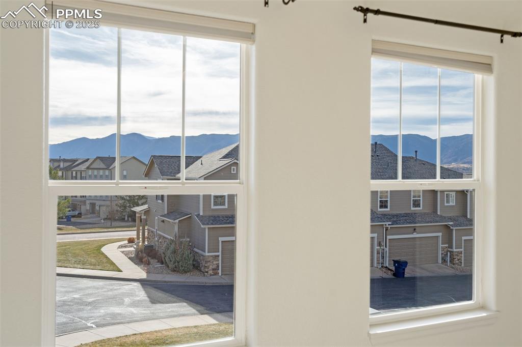 Image 17 of 34: Entry