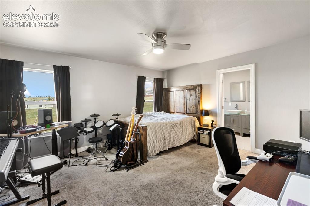 Image 9 of 30: Main level