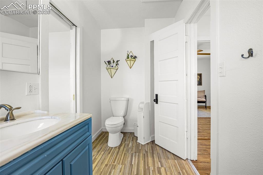 Image 16 of 31: Bathroom