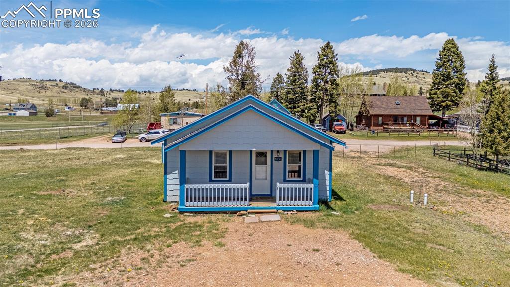 Image 27 of 31: Front of Structure