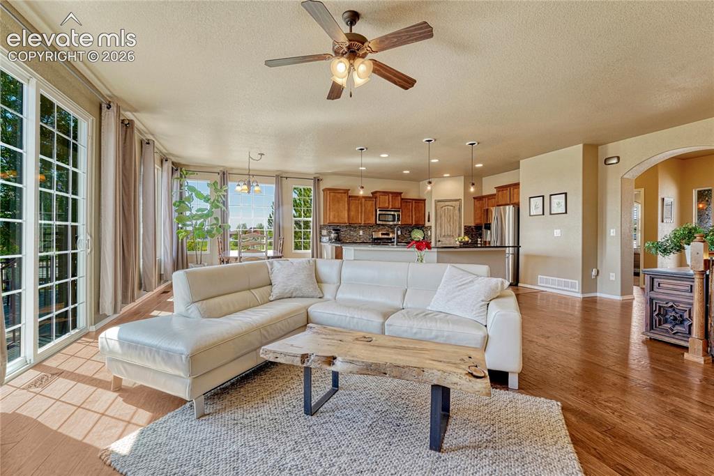 Image 2 of 50: Delightful Living Room