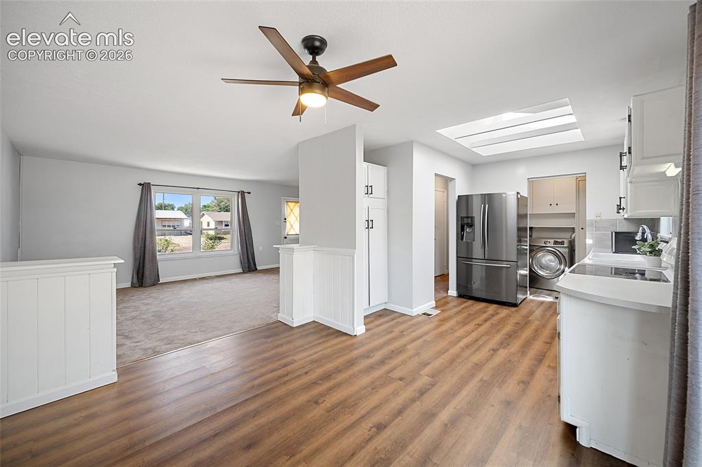 Image 10 of 27: Dining Room