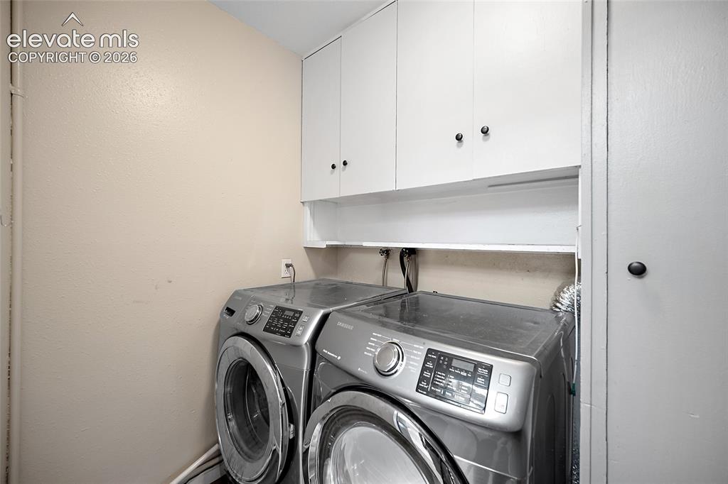 Image 13 of 27: Laundry