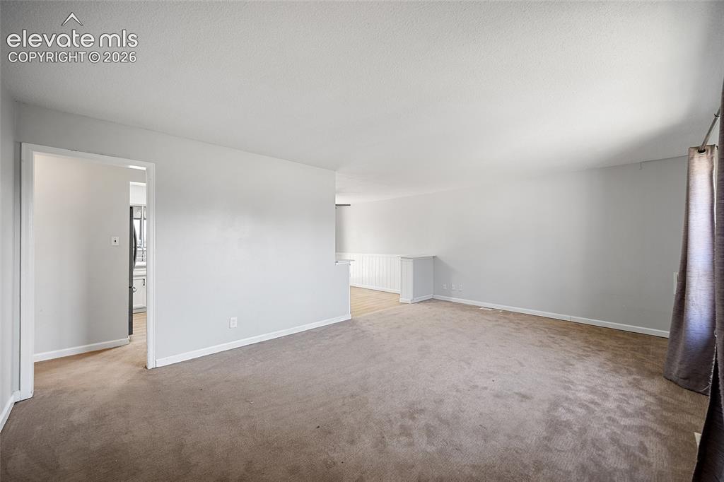 Image 6 of 27: Living Room