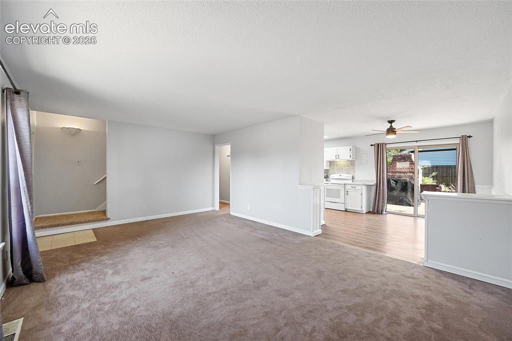 Image 7 of 27: Living Room