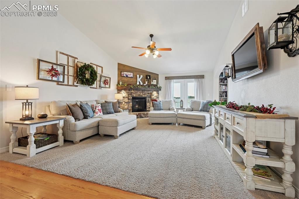 Image 13 of 50: Living Room