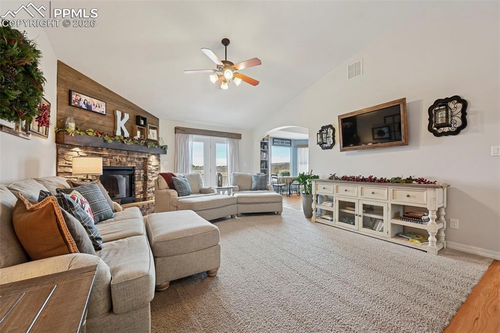 Image 14 of 50: Living Room