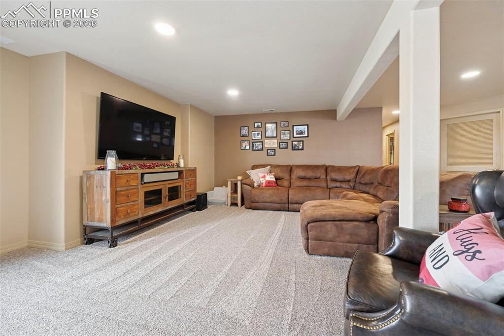 Image 37 of 50: Living Room