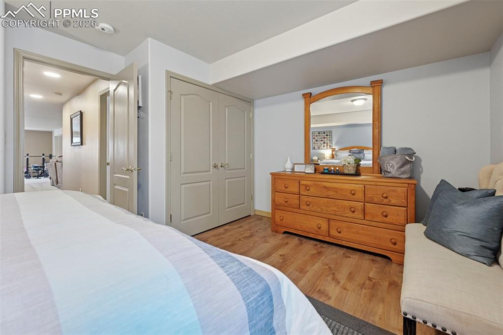 Image 42 of 50: Bedroom