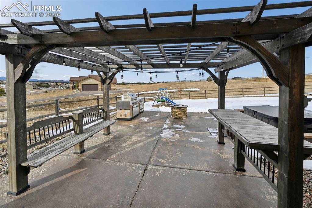 Image 46 of 50: Patio